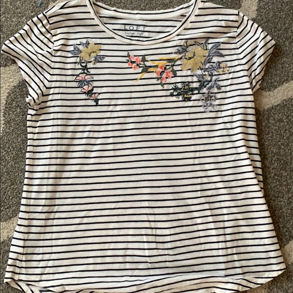 Ann Taylor loft vintage soft embroidered top